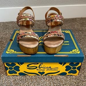 Sticca Vintage Collection Gwendoline wooden platforms size 7